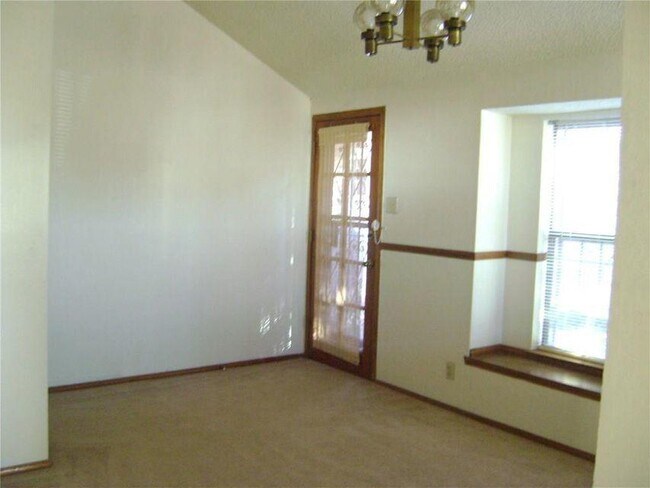 Building Photo - 10902 Yogi Berra Cir