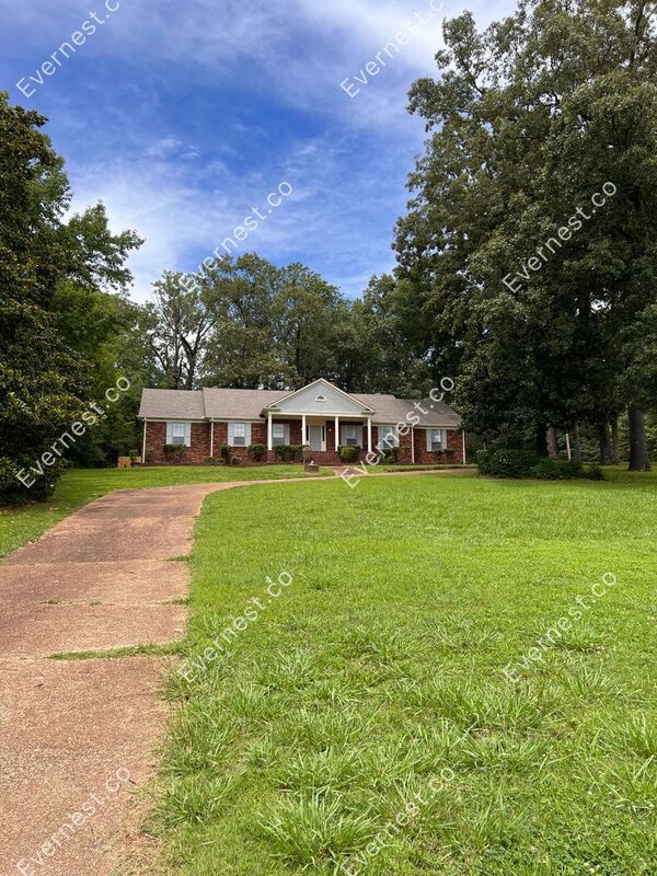 Building Photo - 3960 James Rd