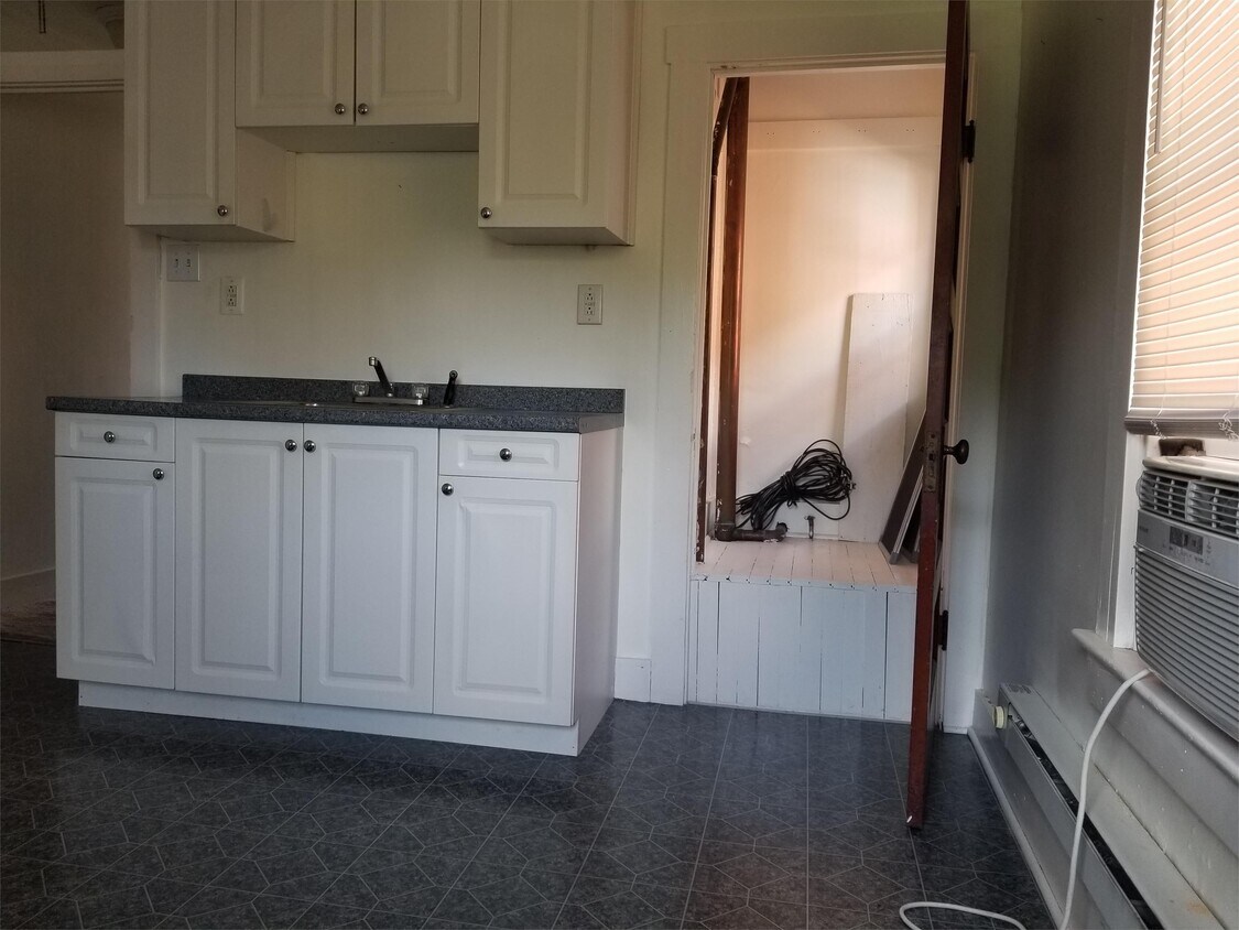 Foto principal - 211 W 5th St