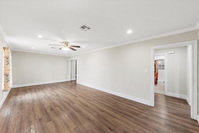 Foto del edificio - 3100 Colonial Ave