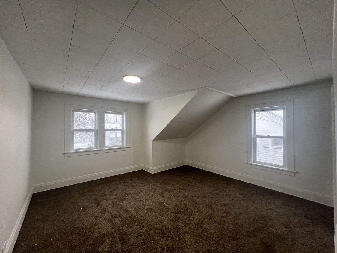 Foto principal - 911 Townline Rd