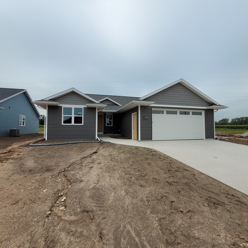 1739 Honor St, Neenah, WI 54956 House Rental in Neenah, WI