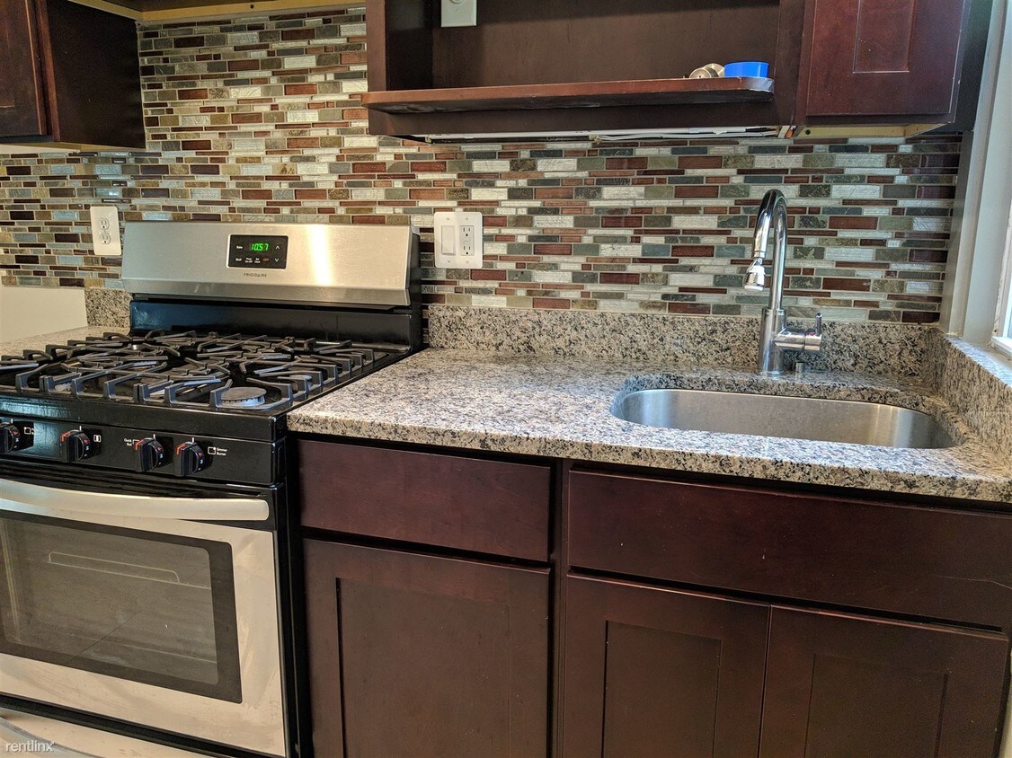 2 br, 1 bath - 353 Lasalle St B - 2 br, 1 bath  - 353 Lasalle St B