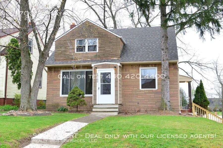 Cozy Cape Cod Style 4 bedroom 2 bath Apartment for Rent in Maple