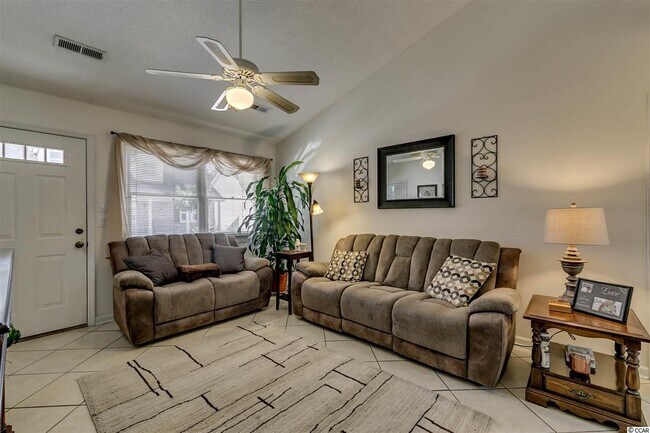 Foto del edificio - 908 Woodmere Ct