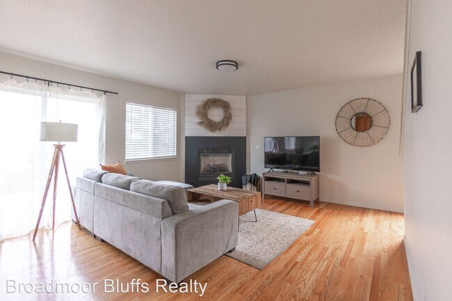 Building Photo - 3 br, 3 bath House - 288 Pecan Garden View
