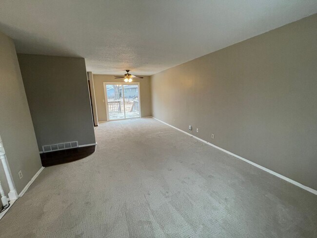 Foto del edificio - 16110 Hickory St