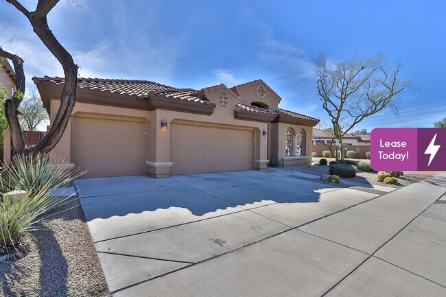 Building Photo - 2021 W Gloria Ln