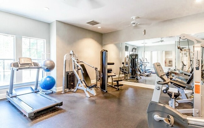 def9698e-2a38-425a-9a9c-3231d59ac1f7 - Muirfield Village Apartments