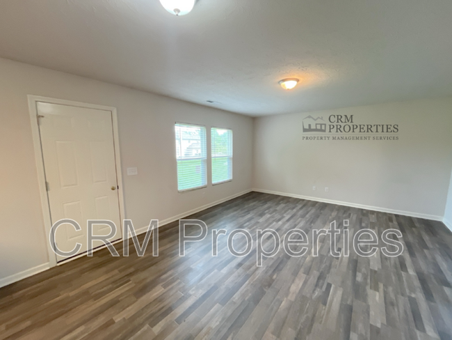 Building Photo - 983 Woodland Springs Dr