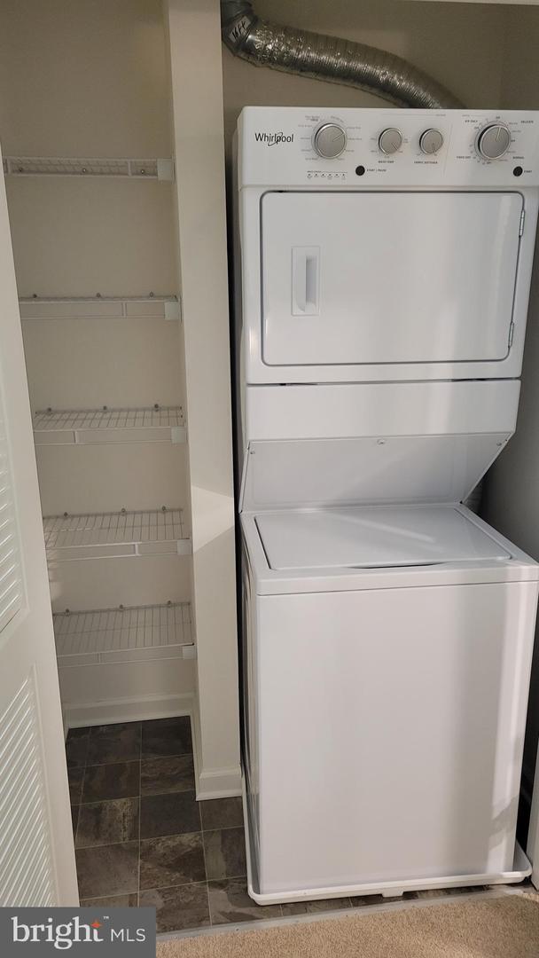 Building Photo - 14225 Jib St