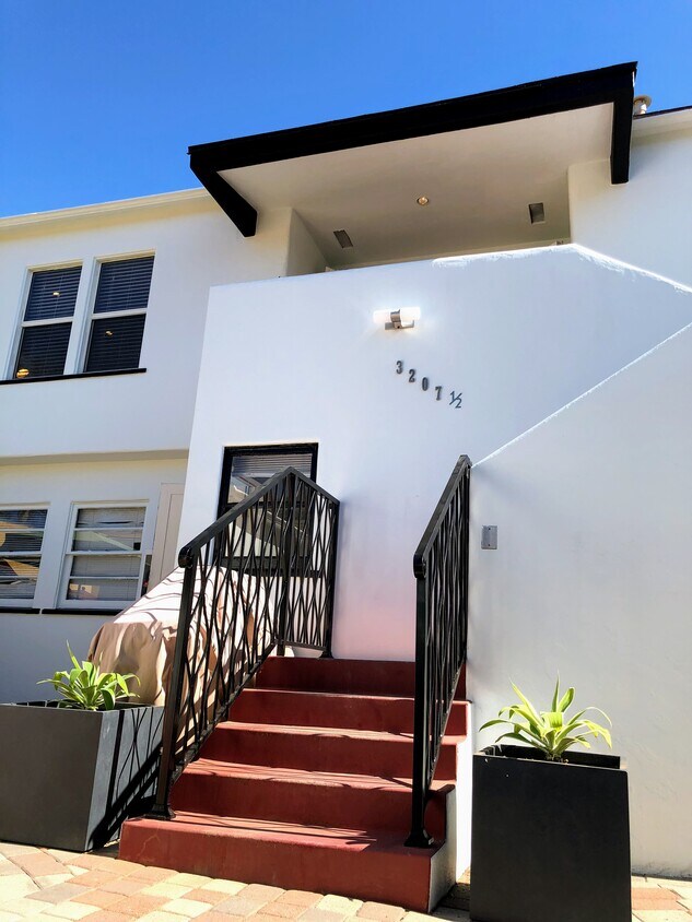 bungalow in the sky - 3207 30th St