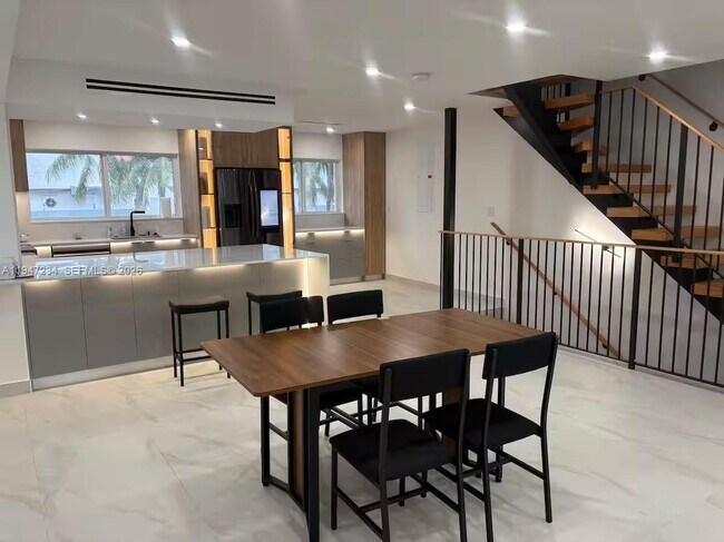 Foto del edificio - 3822 NE 171 St