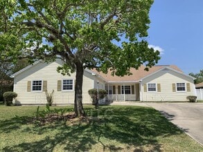Building Photo - 174 Coral Reef Ct N
