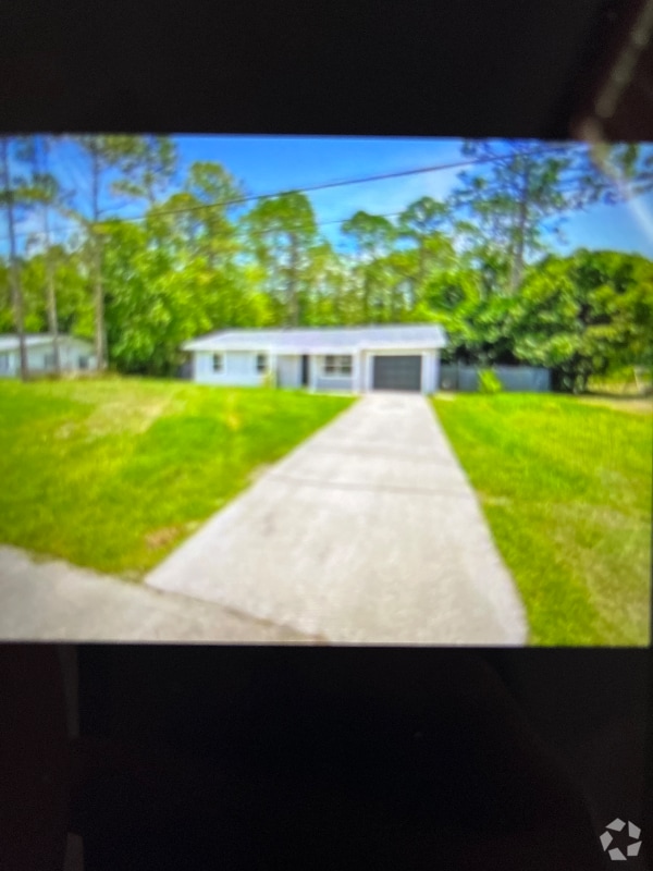 Building Photo - 14827 Sussex Dr