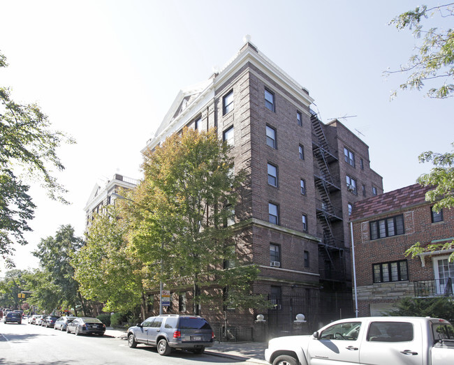 Building Photo - Georgian Hall