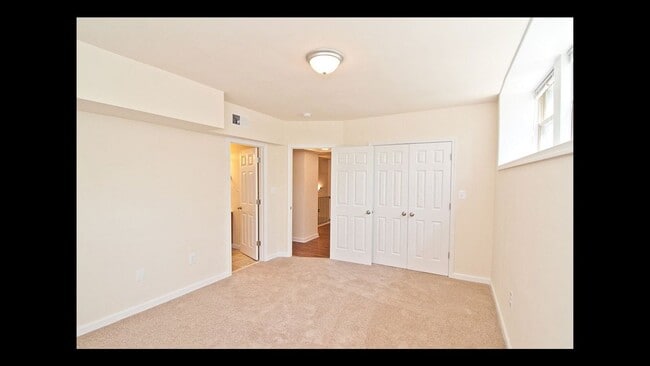 Building Photo - Oaklawn Apartments