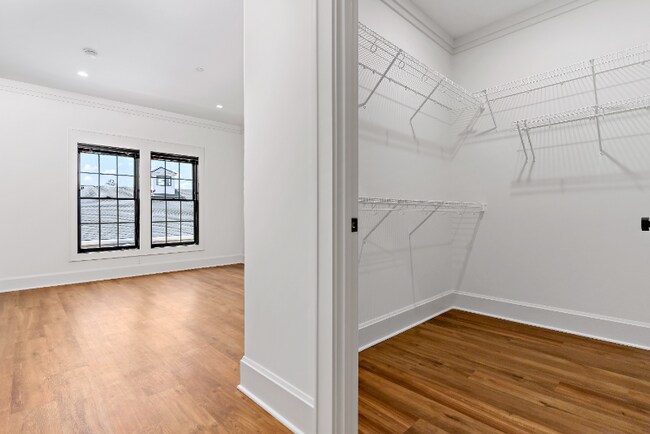 Building Photo - 99 Lynde St
