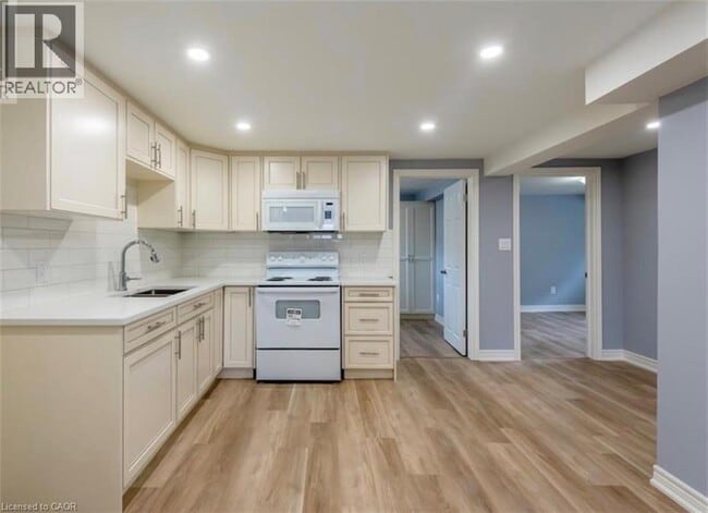 Building Photo - 431 E 36th St