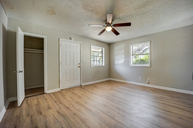 Foto del edificio - SF-067-1216 &amp; 1218 North 35th Street Duplex