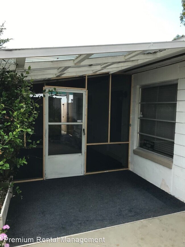 Foto del edificio - 3 br, 1 bath House - 8362 Cristobal Cir un...