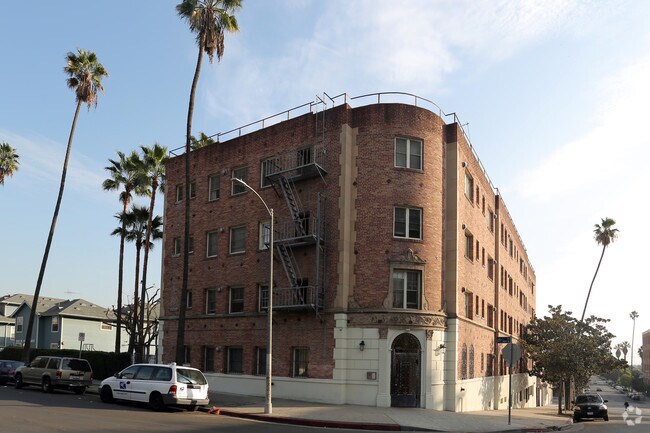Building Photo - 2500 S Hobart Blvd