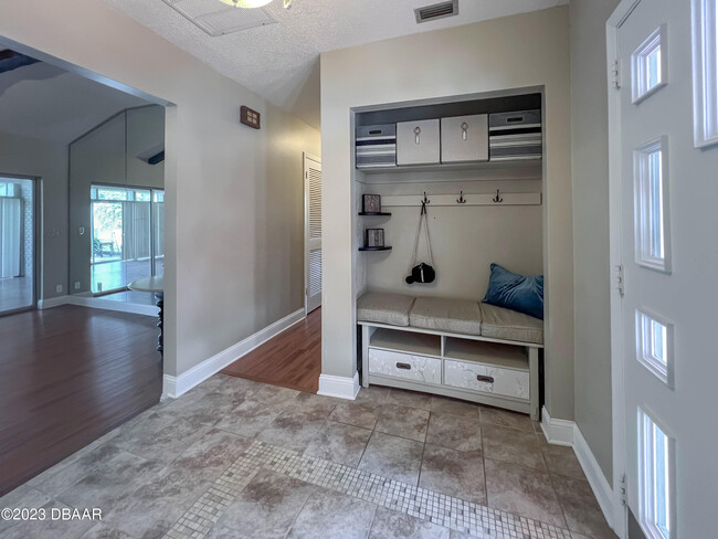 Building Photo - 33 Farragut Dr