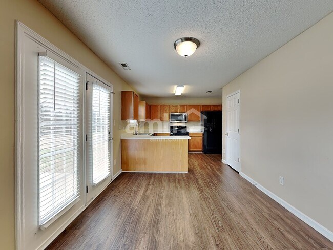 Foto del edificio - 10741 Glenluce Ave