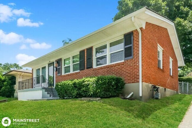 Building Photo - 1624 WHIPPOORWILL RD, LOUISVILLE, KY 40213