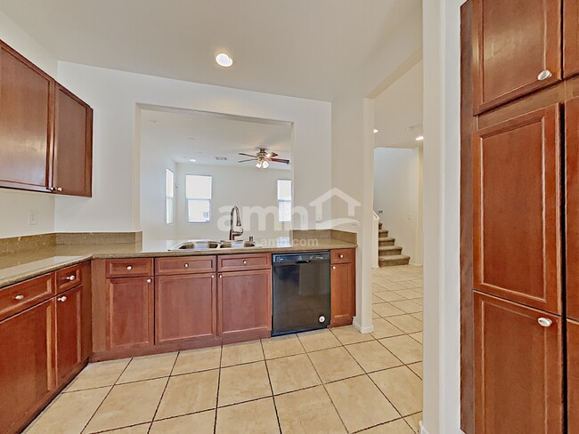 Building Photo - 10580 Elberton Ave