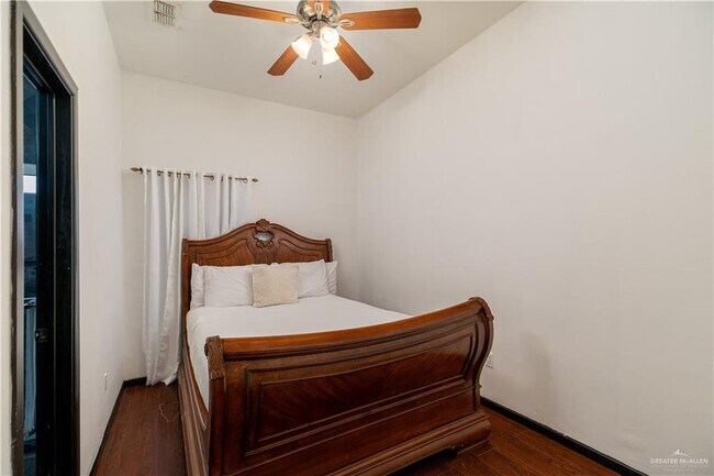 Foto del edificio - 2324 S 48th St