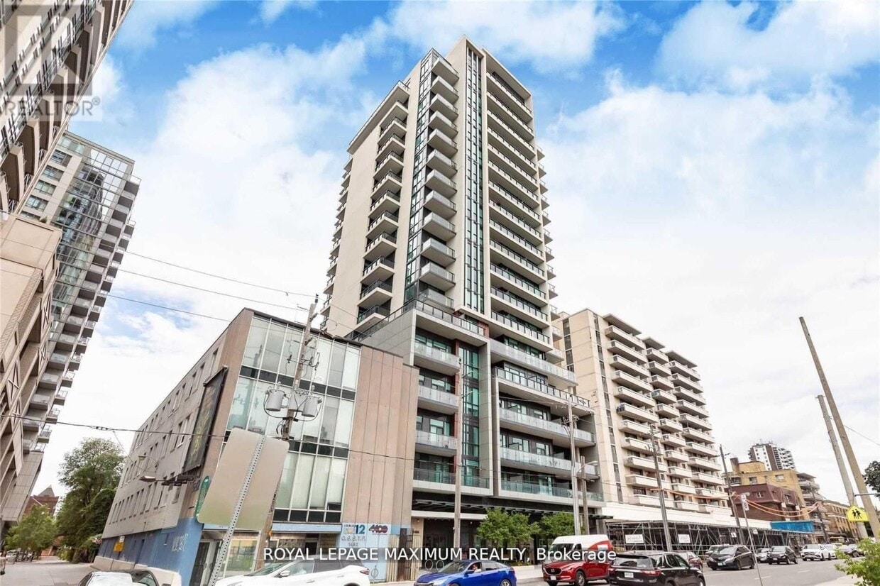 Primary Photo - 1486-1486 Bathurst St