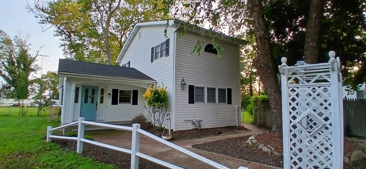 Primary Photo - 57 Brook St