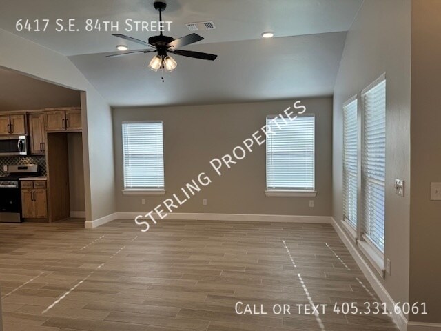 Foto del edificio - 6417 SE 84th St