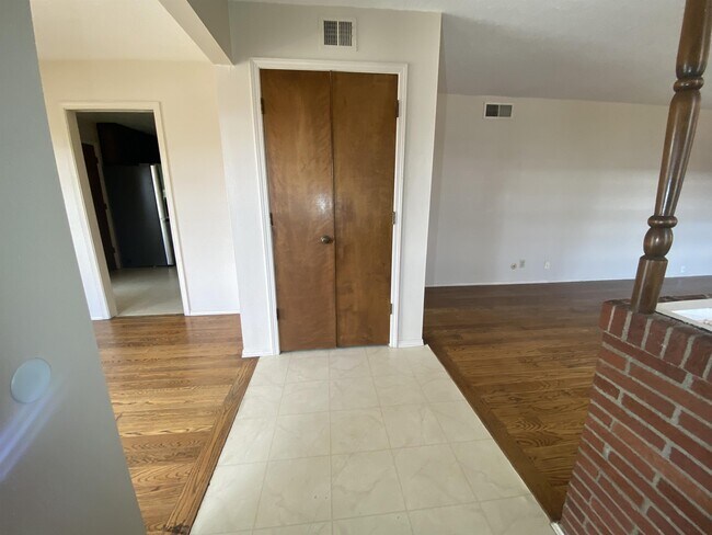 Foto del edificio - 901 Santa Ana Ave SE