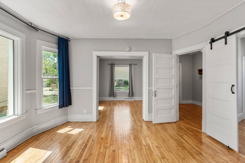 Foto principal - 1123 5th St NE