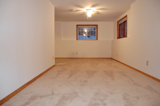 Foto del edificio - 71XX E Valley Ridge Dr