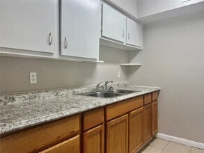 Building Photo - 9413 Grannis St