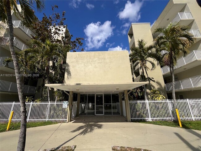 Foto del edificio - 665 NE 83rd Terrace