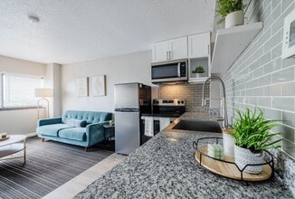 Building Photo - 14703 Park Row Blvd