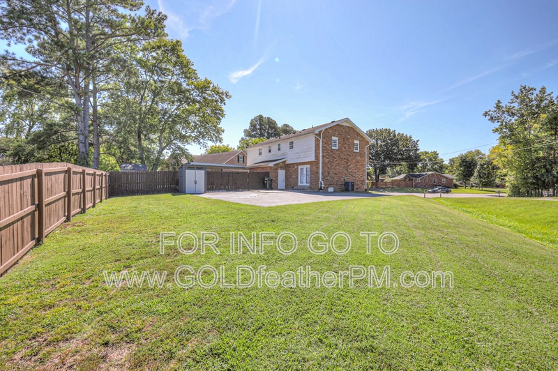 Photo - 109 Harrow Ct