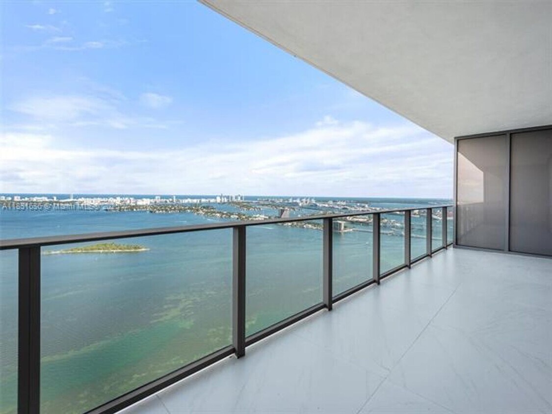 Photo - 700 NE 24th St unit 5105 (A11851636)