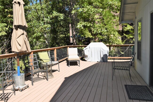 Building Photo - 22623 Spruce Dr