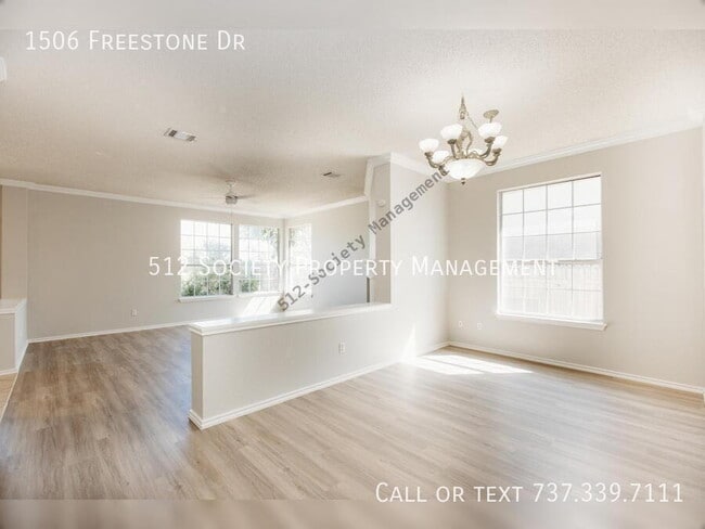 Foto del edificio - 1506 Freestone Dr