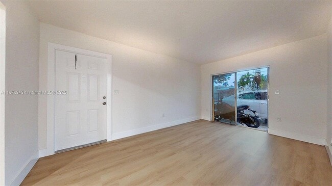 Foto del edificio - 567 SW 3rd St