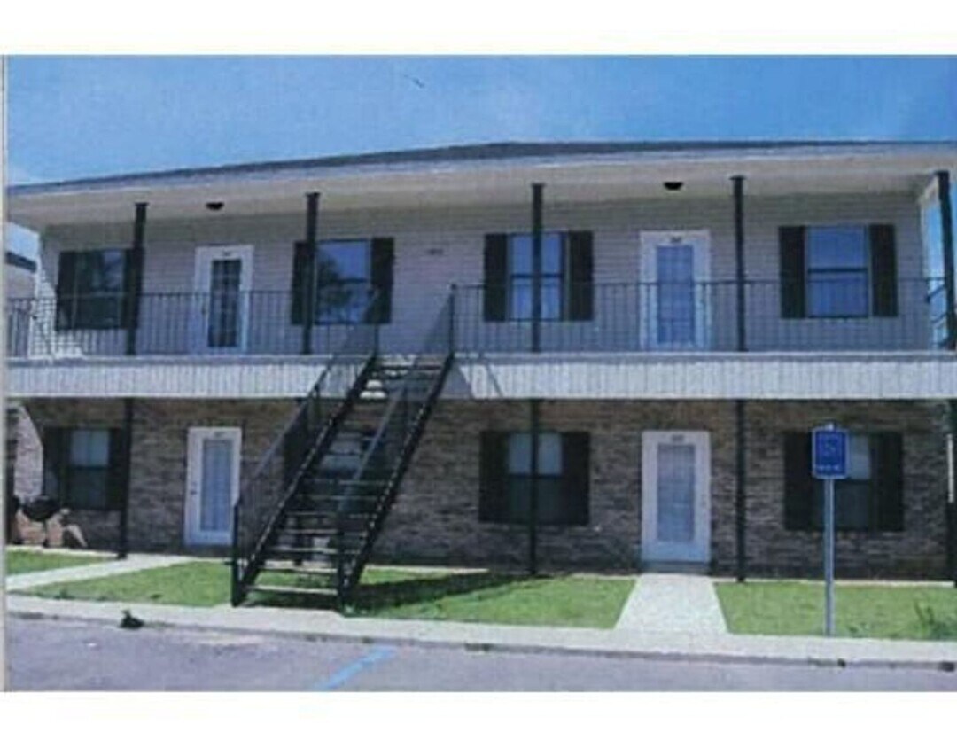 15816 Adam Rd Unit Adams Road 415, Biloxi, MS 39532 Room for Rent in