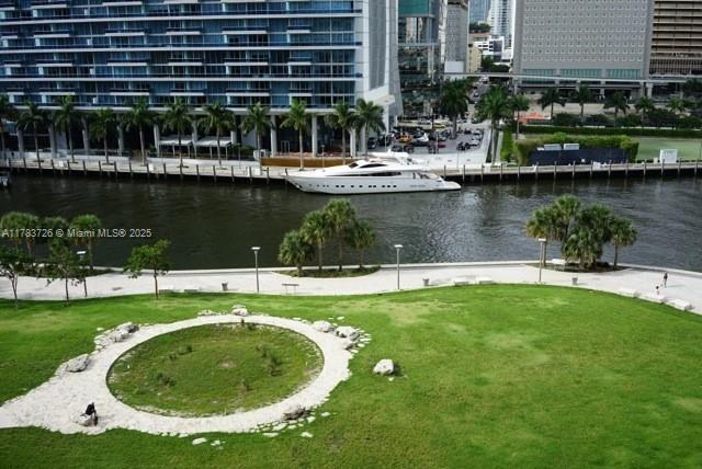 Foto del edificio - 475 Brickell Ave