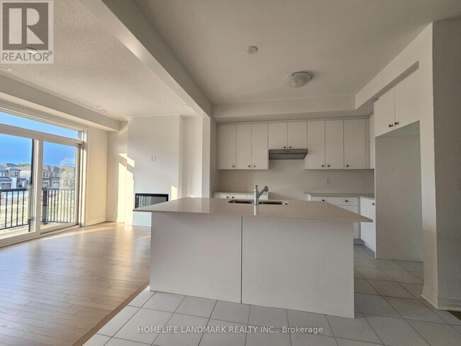 Building Photo - 52 Morrison Cres