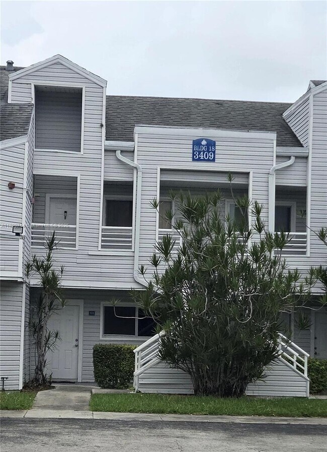 Foto del edificio - 3409 NW 44th St