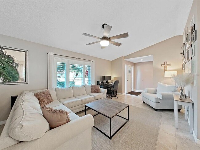 Building Photo - 308 Hammock Dr